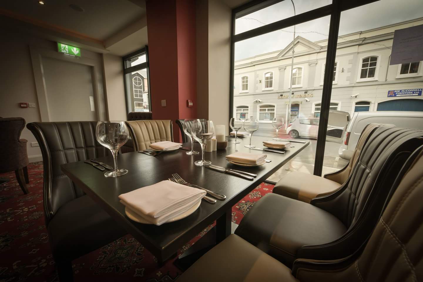 Modern Warm Dining Area